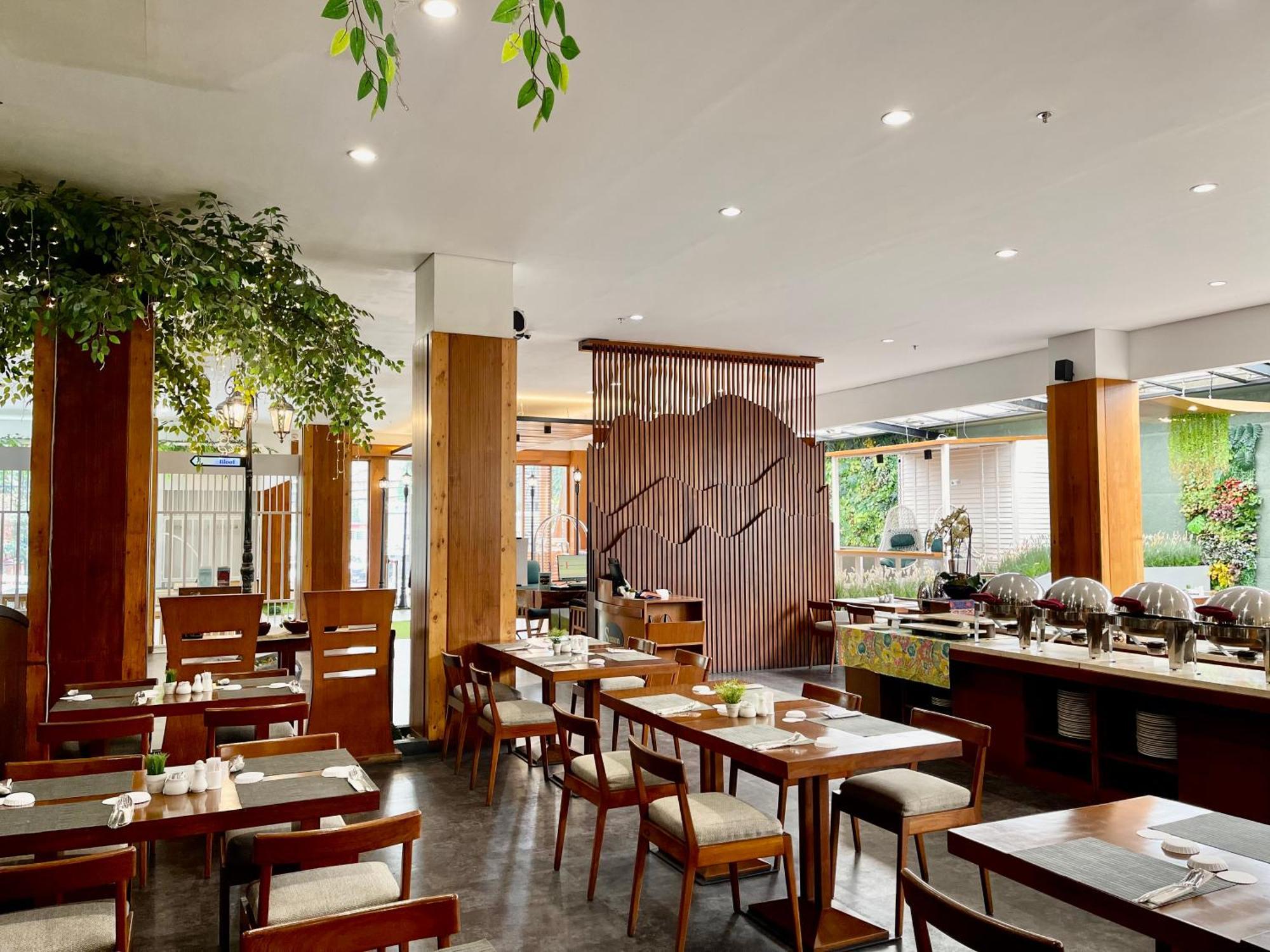 Hemangini Hotel Bandung Extérieur photo
