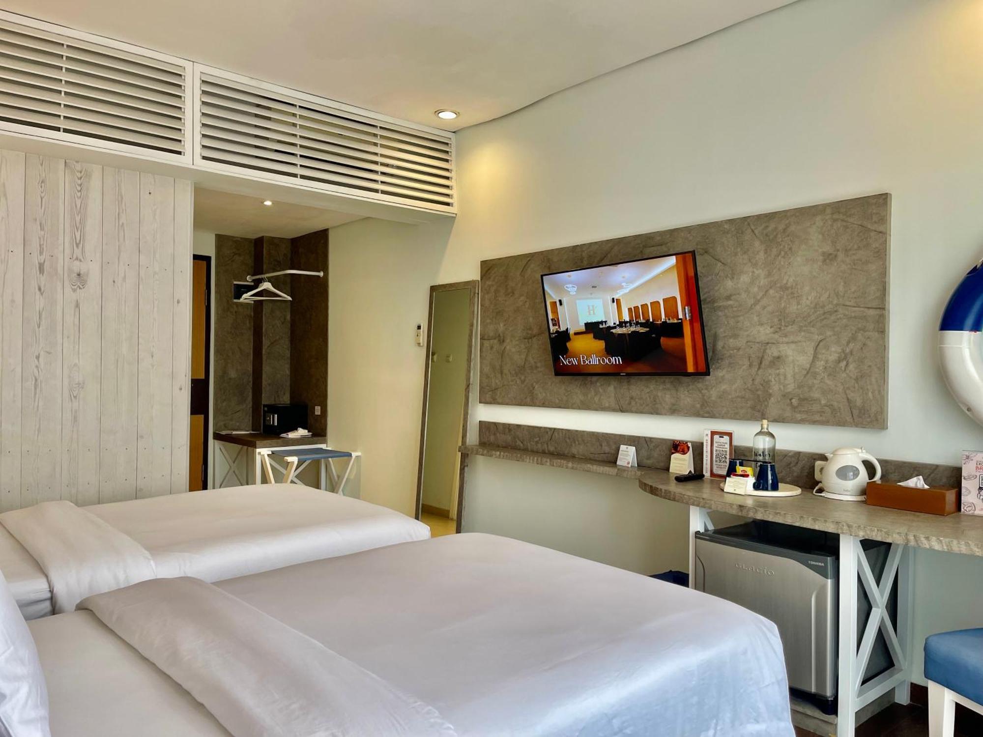 Hemangini Hotel Bandung Extérieur photo