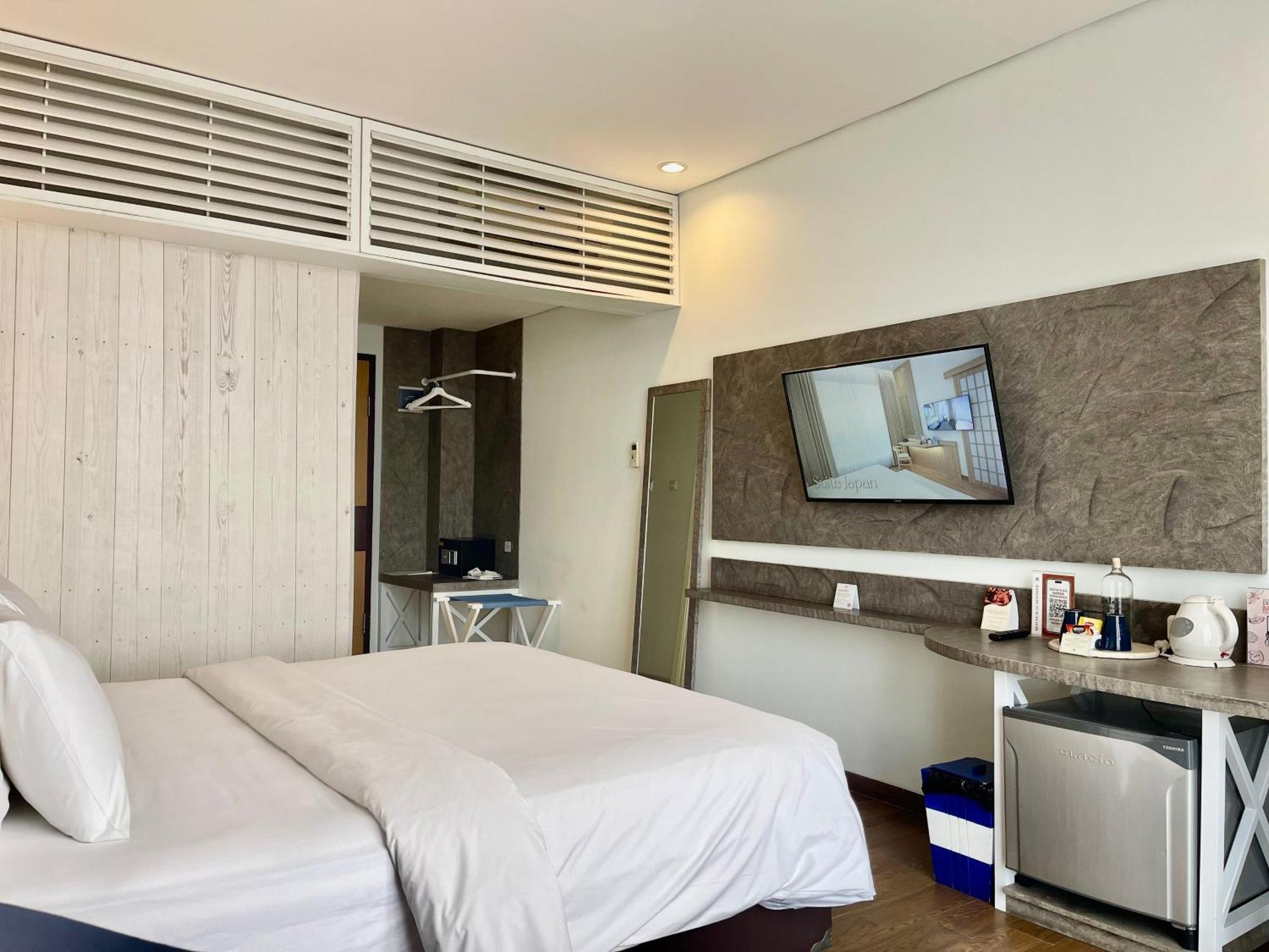 Hemangini Hotel Bandung Extérieur photo